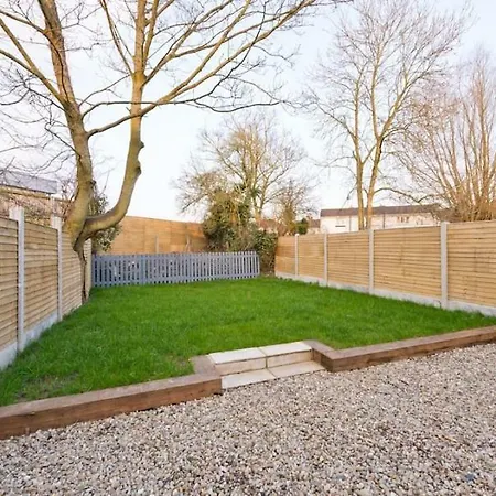 Charming Town Centre Holiday home