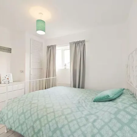 Charming Town Centre Holiday home